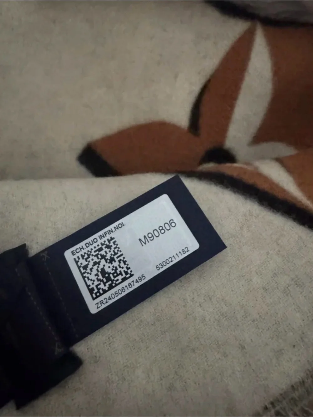 Brand New Louis Vuitton Duo Infinity Scarf.